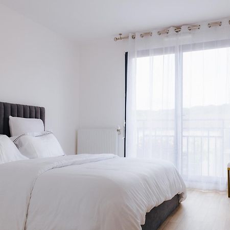 Appartement Luxueux, Neuf & Equipe A Versailles, Saint-Cyr-lʼÉcole Eksteriør billede