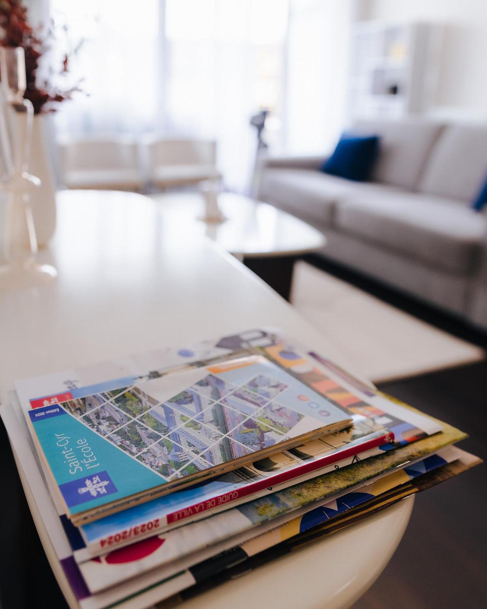 Appartement Luxueux, Neuf & Equipe A Versailles, Saint-Cyr-lʼÉcole Eksteriør billede