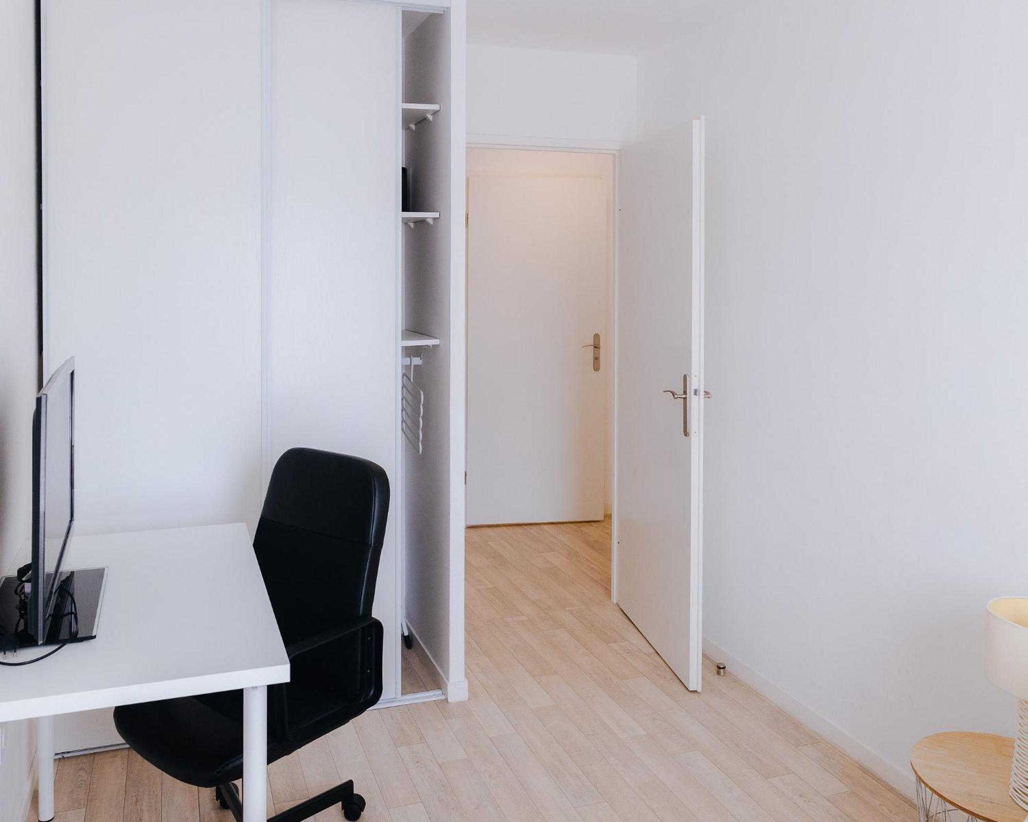 Appartement Luxueux, Neuf & Equipe A Versailles, Saint-Cyr-lʼÉcole Eksteriør billede