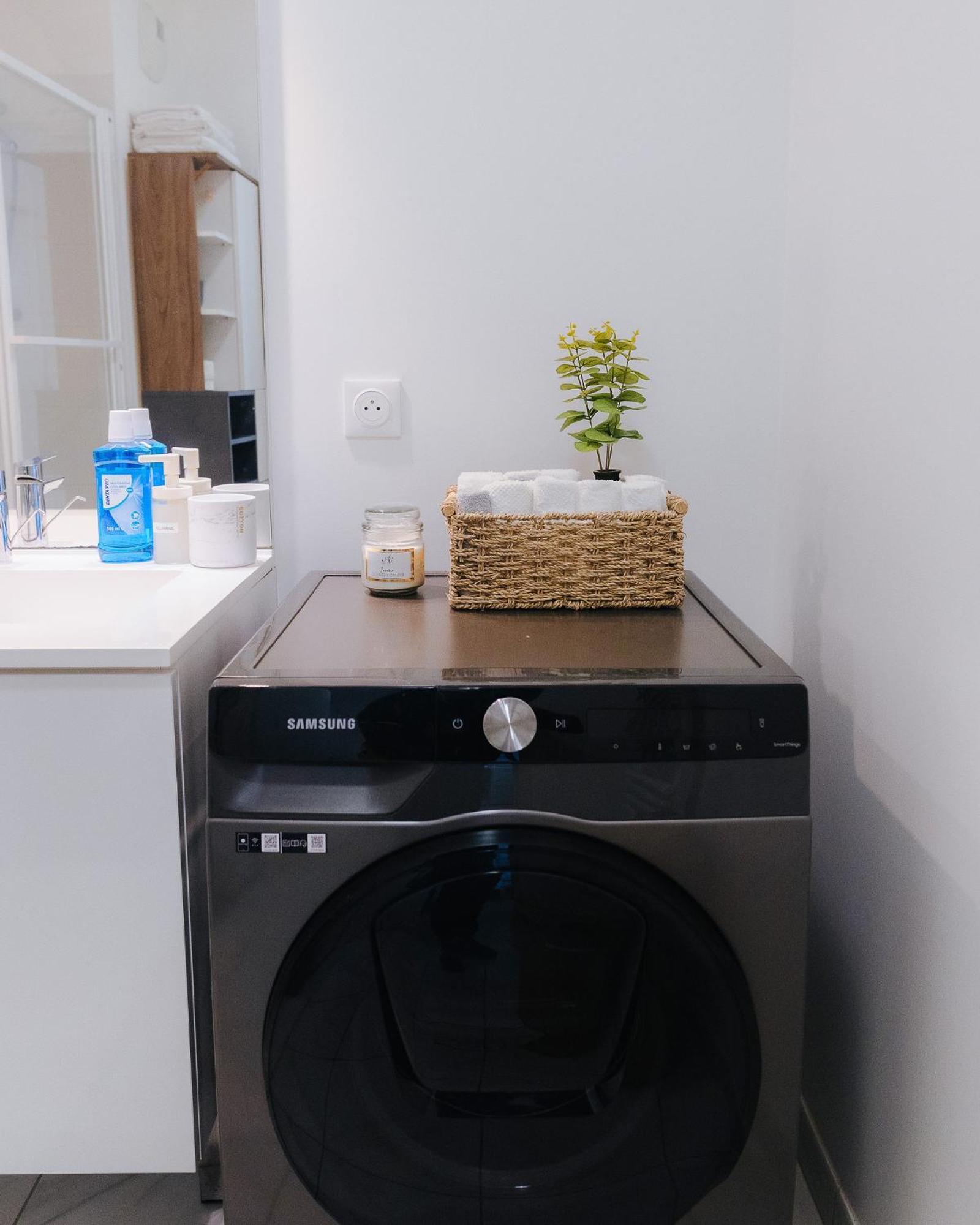 Appartement Luxueux, Neuf & Equipe A Versailles, Saint-Cyr-lʼÉcole Eksteriør billede