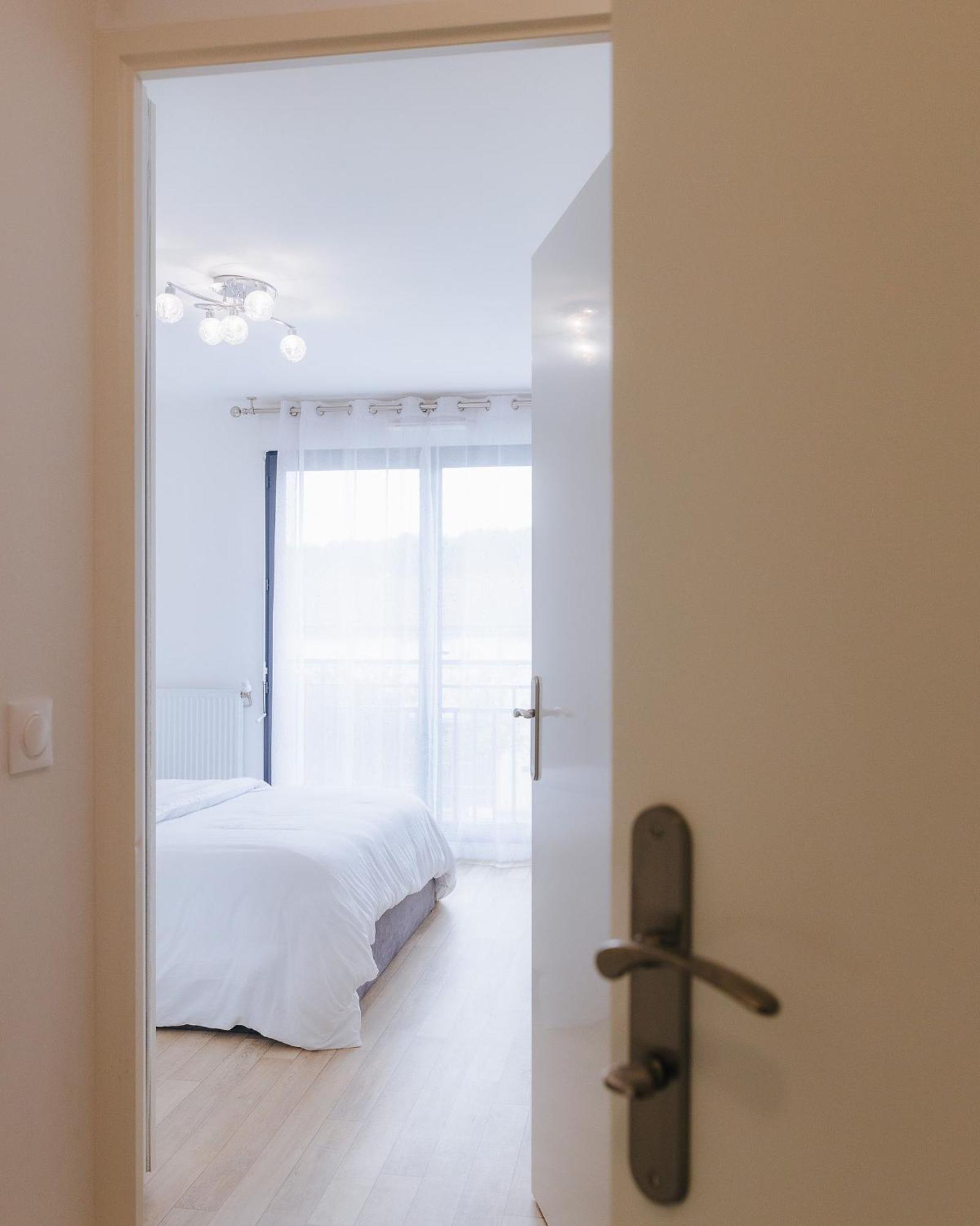 Appartement Luxueux, Neuf & Equipe A Versailles, Saint-Cyr-lʼÉcole Eksteriør billede