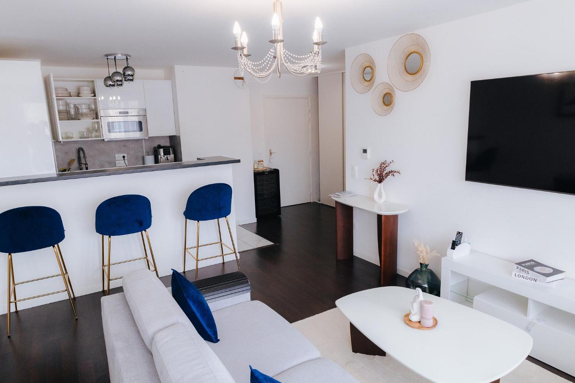 Appartement Luxueux, Neuf & Equipe A Versailles, Saint-Cyr-lʼÉcole Eksteriør billede